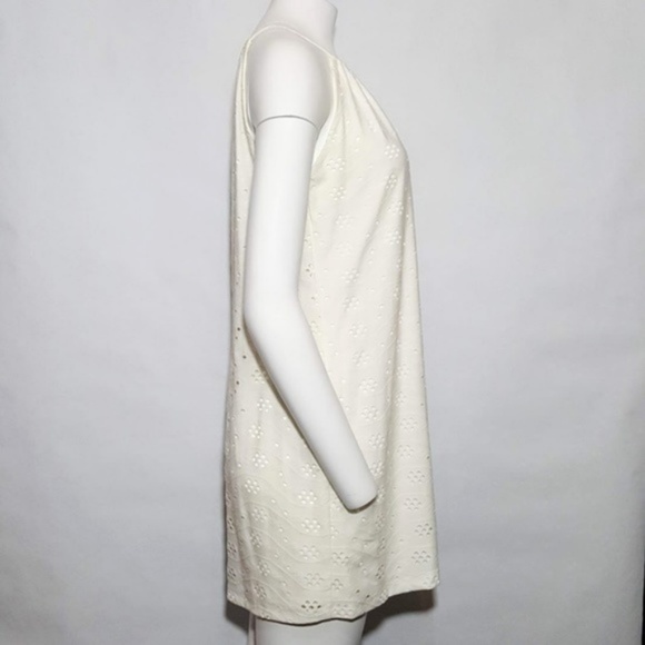 En Focus Lace Summer Dress - Picture 4 of 6